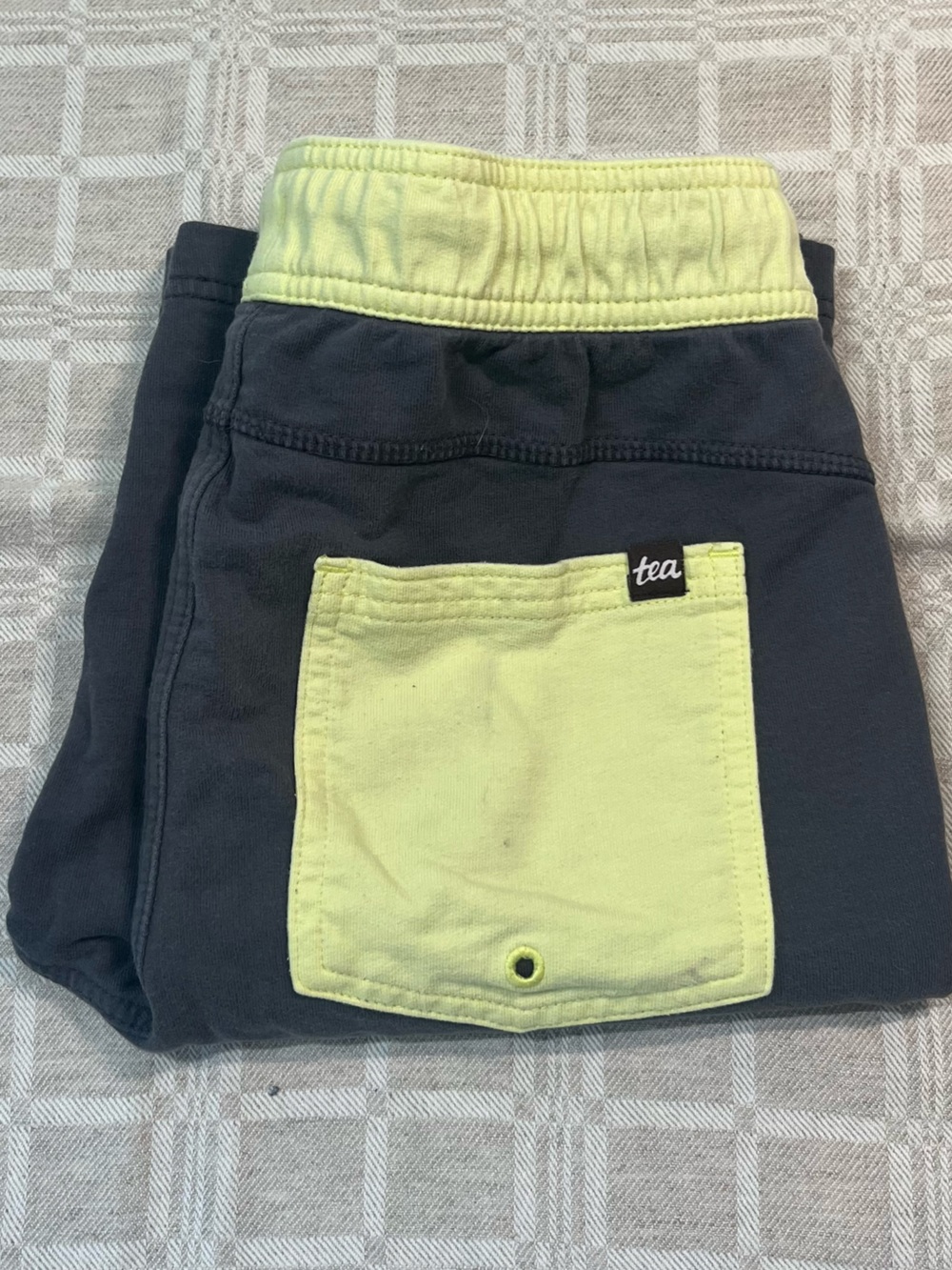 Tea Collection Kids’ Two-Tone Pocket Shorts in Black and Lime, 100% Cotton, Size